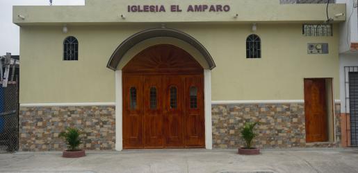 Gemeente El Amparo neemt gerenoveerd kerkgebouw in gebruik