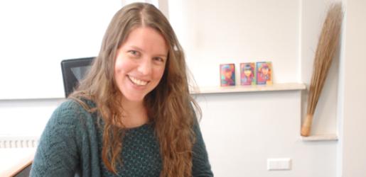 Hanneke van der Blonk tekent contract bij ZGG